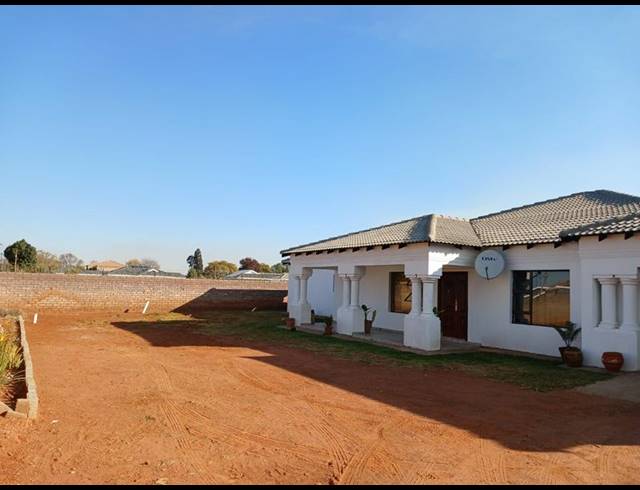 3 BEDROOM HOUSE FOR SALE IN HENLEY-ON-KLIP